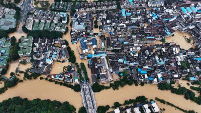 Unwetter und Überschwemmungen fordern zahlreiche Opfer in China