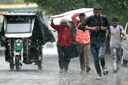 Starker Monsunregen: Dach von Flughafen in Neu Delhi stürzt teilweise ein – ein Toter