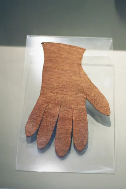 Handschuh aus Seide von Muscheln