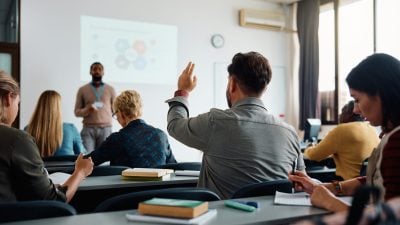 Neuverträge bei Studienkrediten sind auf historischem Tiefststand