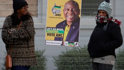 Die südafrikanische Regierungspartei ANC hat bei den Parlamentswahlen rund 17 Prozentpunkte an Stimmen, im Vergleich zum Ergebnis 2019, eingebüßt.