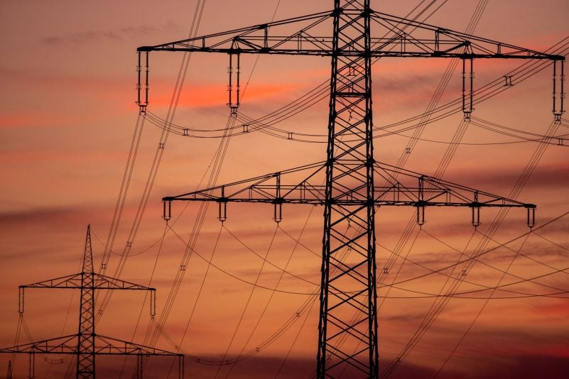 Nach Angaben des Wirtschaftsministeriums müssen für die Energiewende bis 2045 rund 18.000 Kilometer an Netz verstärkt oder ausgebaut werden.