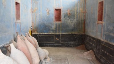 Blauer Raum für Rituale in Pompeji freigelegt