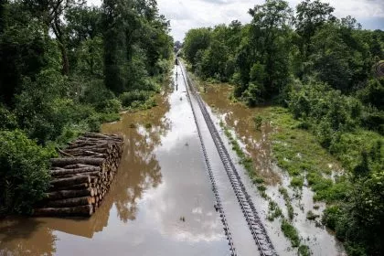 Bayern: Hochwasser fließt langsam ab - Weiterer Regen zu erwarten