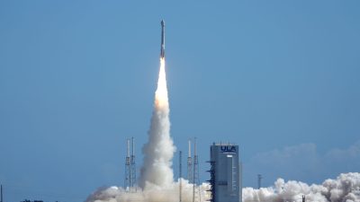 Die «Starliner»-Kapsel von Boeing an Bord einer Atlas-V-Rakete hebt vom Space Launch Complex 41 der Cape Canaveral Space Force Station zu einem Flug zur Internationalen Raumstation ab.