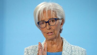 Lagarde will „Fuß noch eine Weile auf der Bremse lassen“