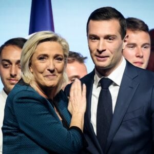 TICKER Frankreich: Klarer Sieg von RN mit rund 34 Prozent – Macron: „Breites Bündnis bilden“