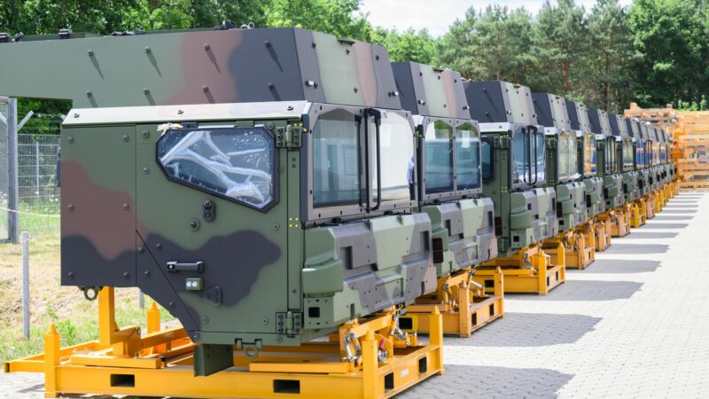 Geschützte Fahrerkabinen für Logistikfahrzeuge der HX-Serie im Rheinmetall-Werk Unterlüß. Der Rüstungskonzern liefert 1515 Militär-Lastwagen an die Bundeswehr.