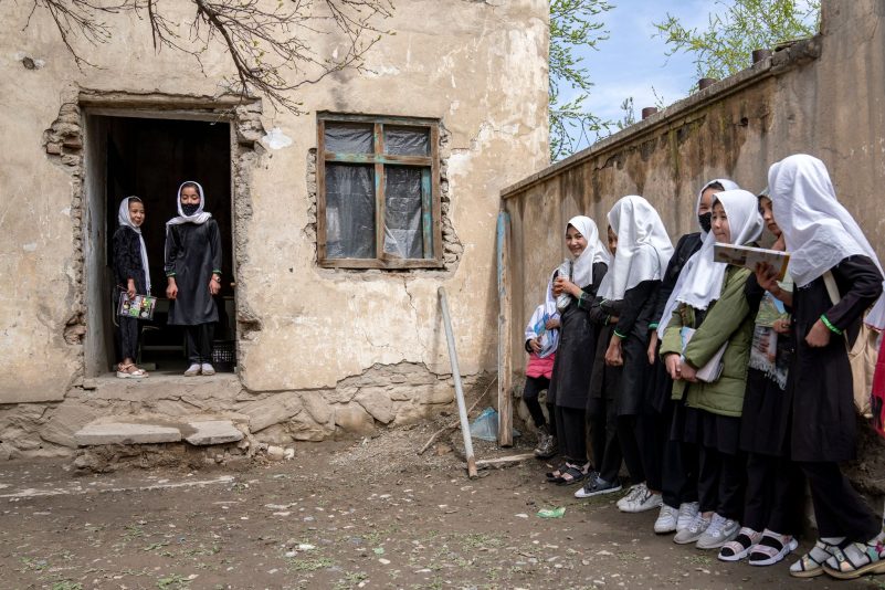 Unicef-Exekutivdirektorin Catherine Russel fordert die Taliban dazu auf, Mädchen und Frauen den Weg zu höher Bildung freizumachen: «Kein Land kann sich weiterentwickeln, wenn die Hälfte seiner Bevölkerung zurückbleibt.»