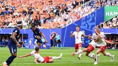 Fußball-EM: Niederlande gewinnen gegenüber Polen klar überlegen