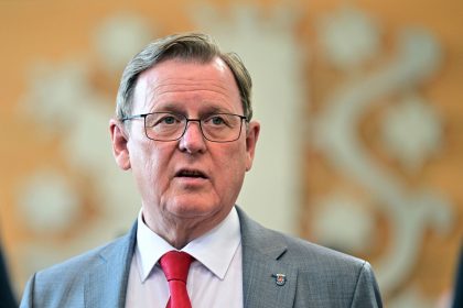 Schließt ein Bündnis mit BSW und CDU nicht aus: Thüringens Ministerpräsident Bodo Ramelow (Linke) (Archivbild).