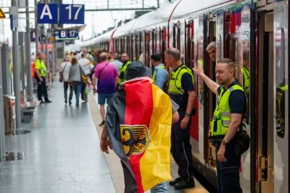 Verspätungen und Chaos: Fußball-EM legt Schwächen der Deutschen Bahn offen