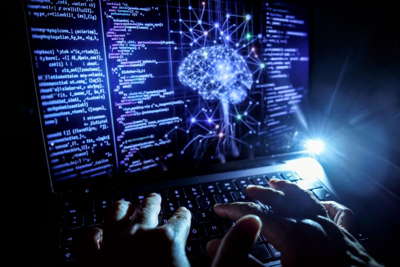Künstliche Intelligenz hat Auswirkungen auf viele Bereiche und Branchen - auch auf die Musikwelt (Illustration).
