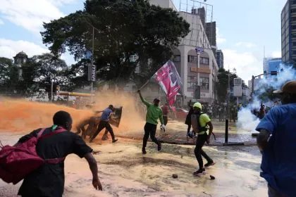 Demonstranten stürmen Parlament in Kenia