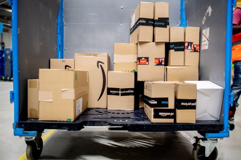 Deutschland war 2023 laut Geschäftsbericht von Amazon mit knapp 37,6 Milliarden Dollar Umsatz zweitgrößter Markt nach den USA, wenn auch mit deutlichem Abstand.