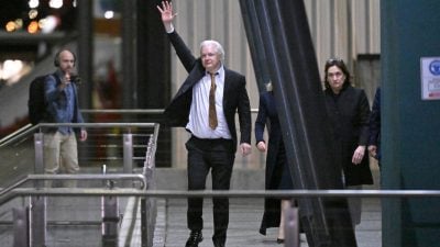 Endlich wieder zu Hause: Das lange Tauziehen im Fall Julian Assange ist beendet. Nach einem großen Finale auf einer Tropeninsel im Pazifik ist der Wikileaks-Gründer in Australien gelandet.