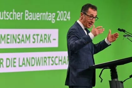 Özdemir für Mehrwertsteuer-Anhebung bei Fleisch