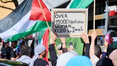 Polizei löst pro-palästinensische Demo auf – mehr als 20 Verletzte