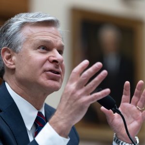 Brisante Enthüllung: FBI zog 2020 Bericht zu Wahlmanipulation durch China zurück – um Chef zu schützen