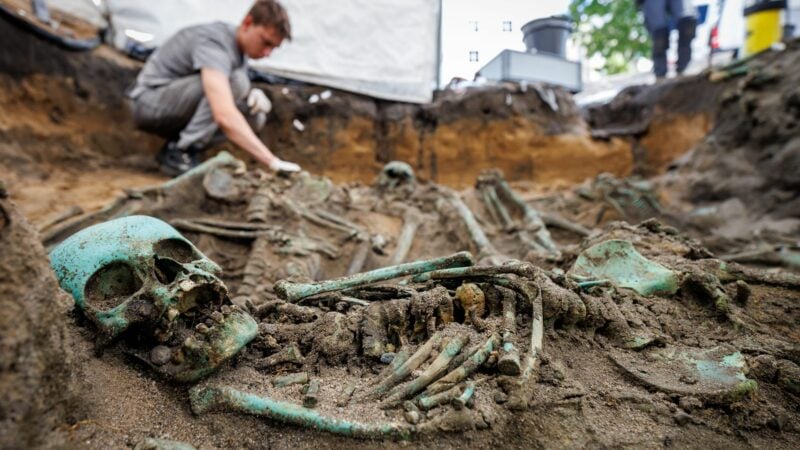 Bis zu 3000 Toten sind nach Einschätzung der Fachleute auf dem riesigen Pestfriedhof beerdigt worden.