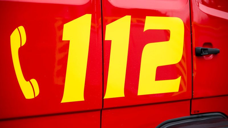 Die Feuerwehr hat in Nürnberg ein einjähriges Mädchen aus einem aufgeheizten Auto befreit.