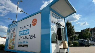 Aldi Süd und Rewe testen an einigen Standorten Abhol-Automaten für Lebensmittel.