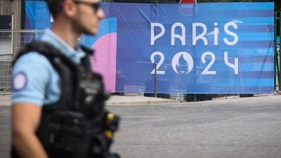Frankreichs Außenminister garantiert Sicherheit für israelische Olympiasportler