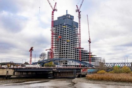 Logistikmilliardär Kühne stellt Forderungen an Hamburg für Elbtower-Rettung
