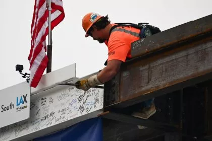 US-Ökonom wirft westlichen Parteien der linken Mitte Verrat an Arbeitern vor