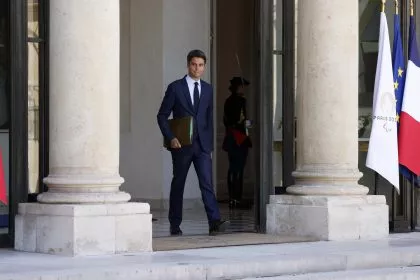 Macron akzeptiert Rücktritt von Premierminister Attal
