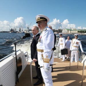 Marine-Paraden und Putin: Russland will „spiegelgerecht“ auf NATO-Stationierungen antworten