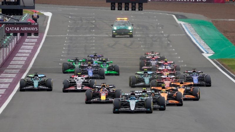 Lewis Hamilton ist beim Grand Prix in Großbritannien zum Sieg gefahren.