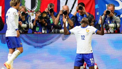 Durch Eigentor: Frankreich zittert sich ins Viertelfinale
