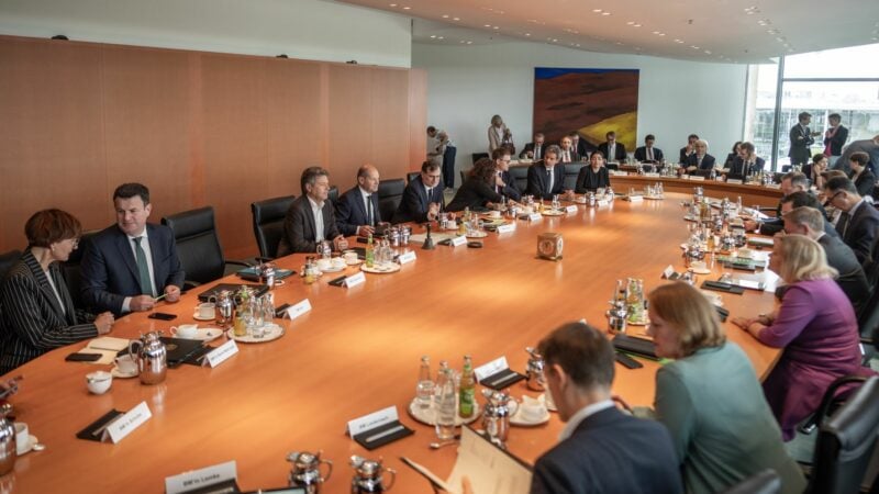 Die Ministerrunde soll den Haushalt auf den Weg in den Bundestag bringen.