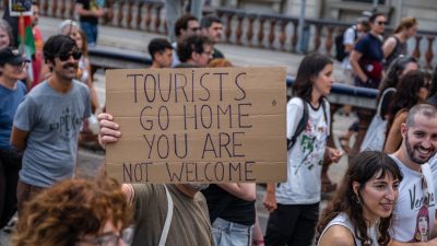 Demo auf Mallorca: „Weniger Tourismus, mehr Leben“