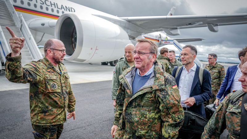 Pistorius kritisiert die geringen Steigerungen im Haushaltsentwurf für die Bundeswehr . (Foto aktuell)