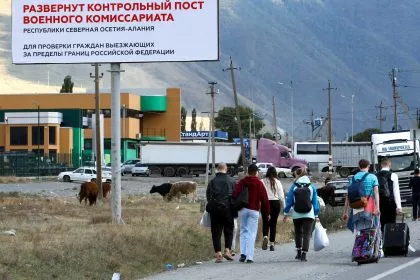 Über 600.000 Russen seit Kriegsbeginn ins Ausland geflüchtet