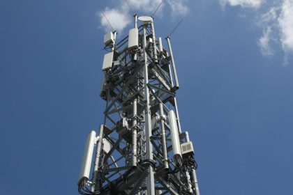 Die Bundesregierung hat sich mit den Mobilfunkanbietern darauf geeinigt, dass in den kommenden Jahren Technik aus China nicht weiter verwendet wird. (Archivbild)