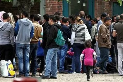 Aufnahmestopp für Flüchtlinge aus Syrien und Afghanistan – Debatte spitzt sich zu