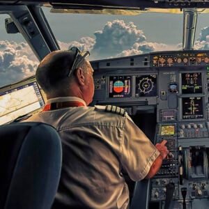 Bald nur noch ein Pilot im Cockpit? EU will Flugregeln lockern