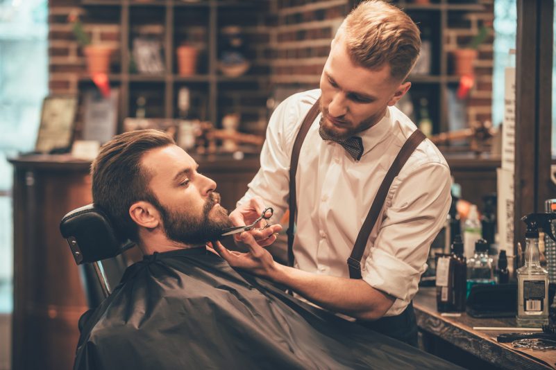 Im Barbershop. Foto: g-stockstudio/iStock