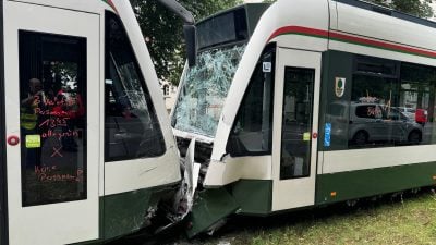 Trambahnen stoßen in Augsburg zusammen: Zahlreiche Verletzte