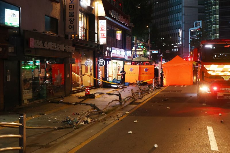 Auto erfasst Fußgänger an Ampel in Seoul – mindestens neun Tote