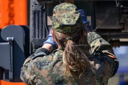 Bundeswehr: Frauen bei Wehrpflicht einbeziehen – mehr Flexibilität bei Litauen-Brigade nötig