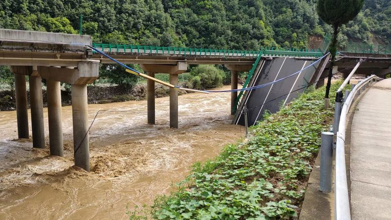In China stürzt eine Brücke ein - es gibt viele Opfer. (Foto aktuell)