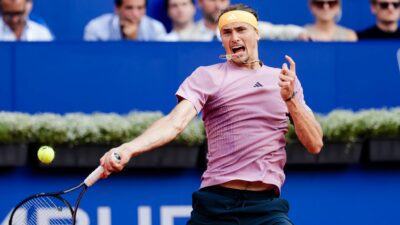 Knie hält: Zverev souverän ins Halbfinale in Hamburg