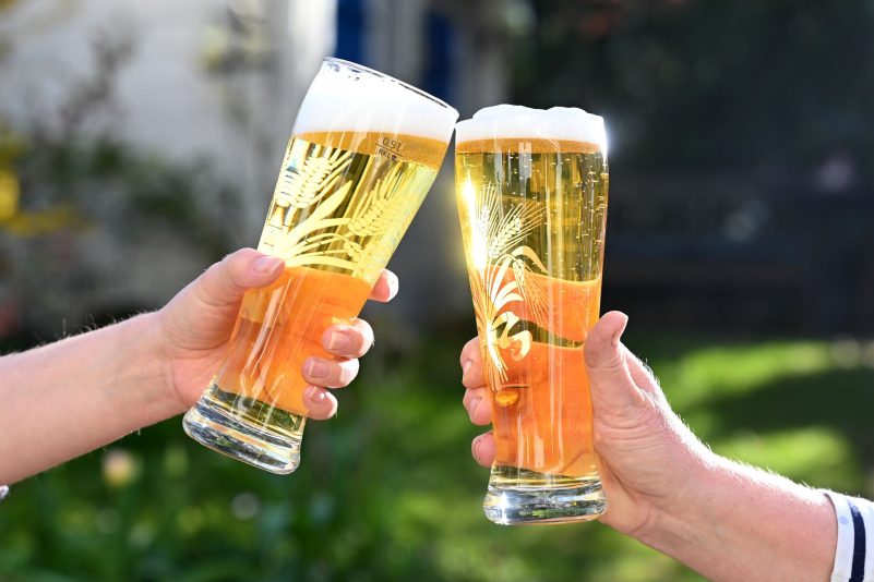 Im vergangenen Jahr wurden nach Angaben des Hopfenhändlers BarthHaas 188 Milliarden Liter Bier hergestellt.