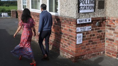 Unterhauswahl in Großbritannien gestartet – Premier Sunak droht eine Niederlage