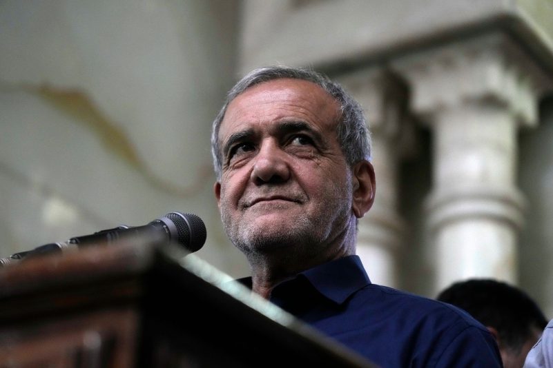 Massud Peseschkian versprach im Wahlkampf Veränderung. Viele Iranerinnen und Iran zweifeln, dass der von ihm ausgehen kann. (Archivbild)