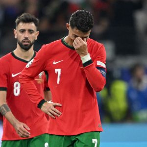 Weinender Ronaldo müht sich mit Portugal ins Viertelfinale